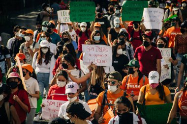 UDLAP öğrencileri, kampüslerinin yasal olarak teslim olmasını talep etmek için dördüncü gün gösteri yaptılar..