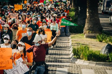 UDLAP öğrencileri, kampüslerinin yasal olarak teslim olmasını talep etmek için dördüncü gün gösteri yaptılar..