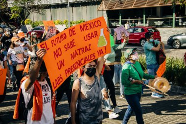 UDLAP öğrencileri, kampüslerinin yasal olarak teslim olmasını talep etmek için dördüncü gün gösteri yaptılar..
