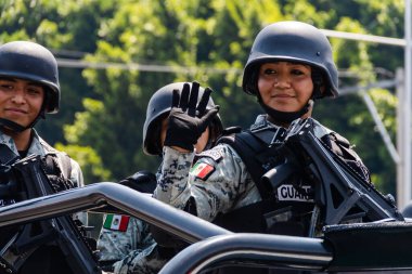 5 Mayıs 'taki Puebla Muharebesi anısına düzenlenen askeri geçit töreni.