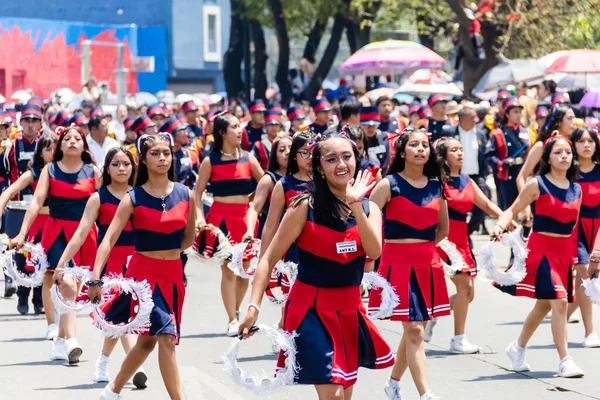 5月5日举行学生游行 纪念普埃布拉战役周年 — 图库照片