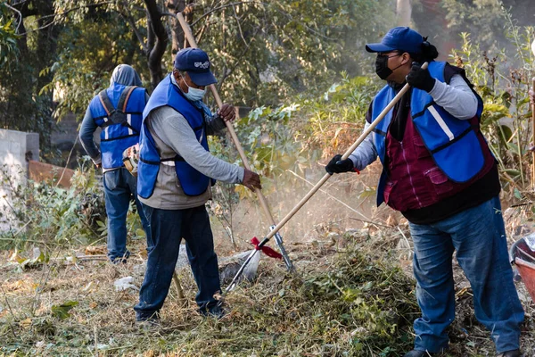 Vizinhos Realizar Dia Limpeza Uma Ravina Cidade Puebla — Fotografia de Stock