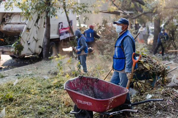 Vizinhos Realizar Dia Limpeza Uma Ravina Cidade Puebla — Fotografia de Stock