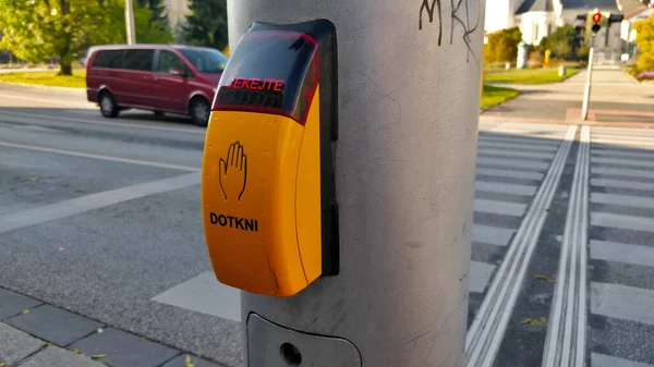 Control Semáforos Para Que Los Peatones Notifiquen Sistema Que Quieren —  Fotos de Stock