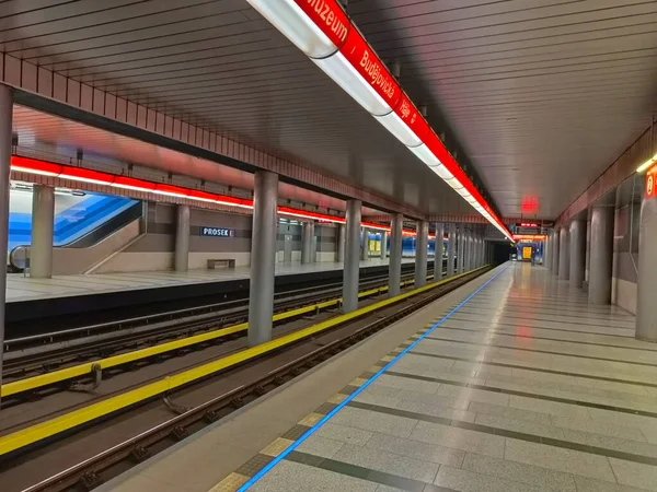 Prag Tschechische Republik März 2022 Leerer Bahnsteig Der Station Prosek — Stockfoto