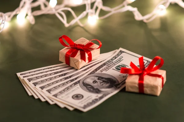 Geld geschenk — Stockfoto