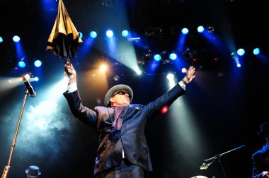Madness konser