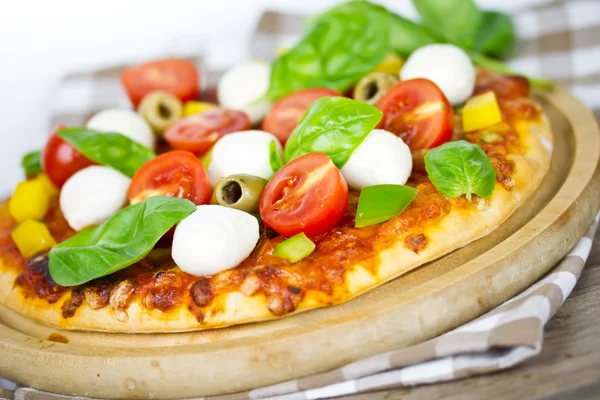 Pizza tomato mozzarella — Stock Photo, Image