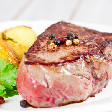 biftek, patates ile
