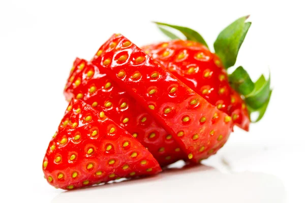 Erdbeere in Scheiben geschnitten — Stockfoto