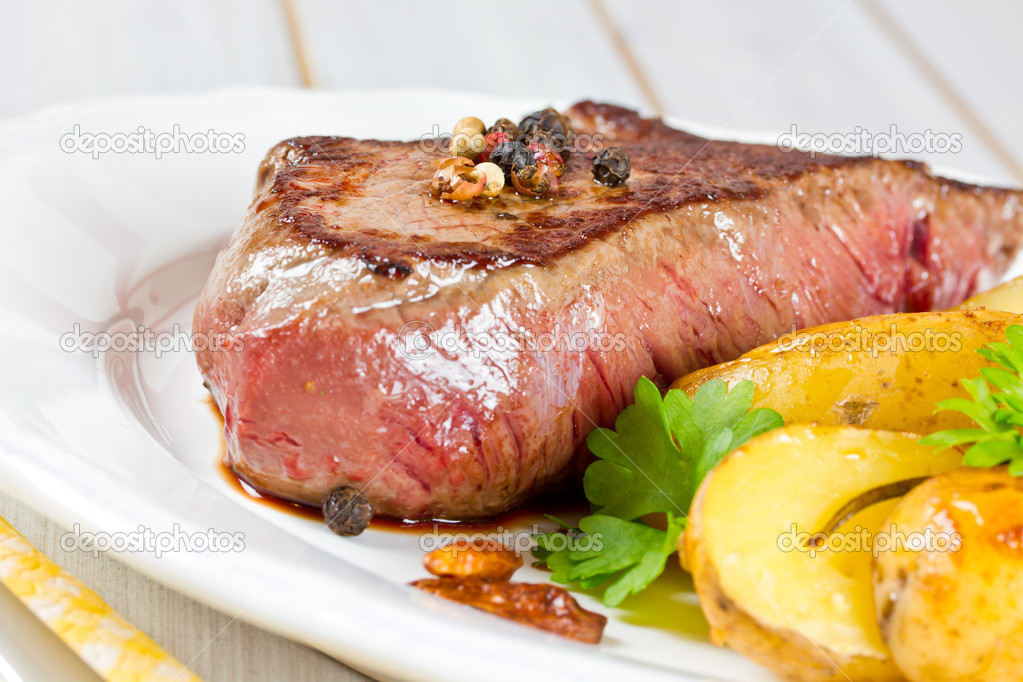 Steak with potatoes