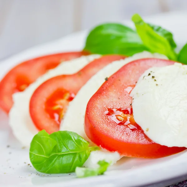 Domates mozzarella peyniri — Stok fotoğraf