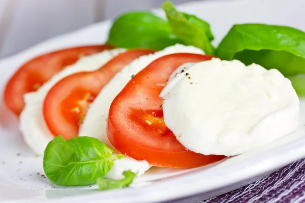 Domates mozzarella peyniri — Stok fotoğraf