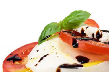 domates mozzarella peyniri