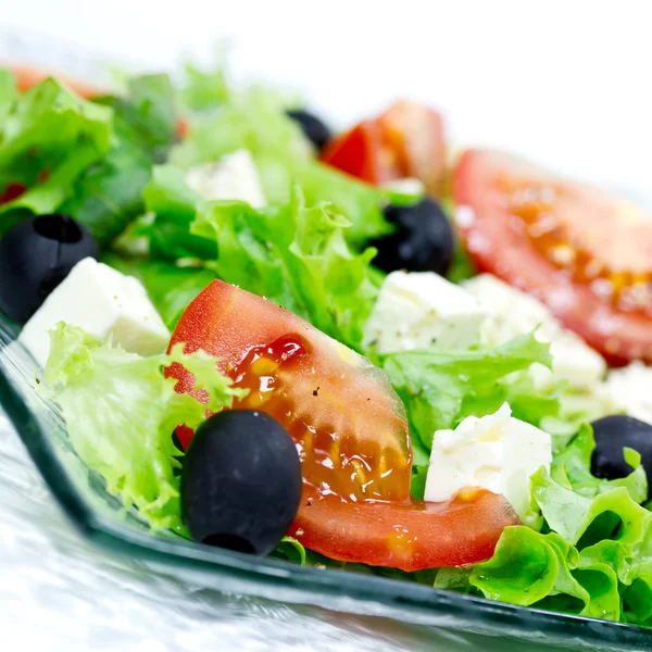 Salada com azeitonas e queijo — Fotografia de Stock