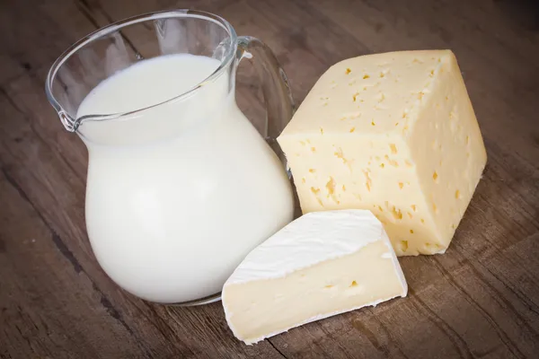 Mleko i ser Obraz Stockowy