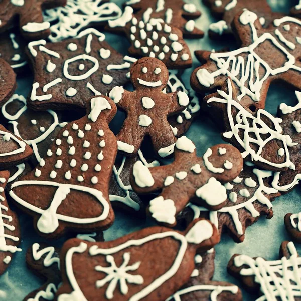 Kerstsnoepjes Prachtige Hand Versierde Traditionele Tsjechische Kerst Peperkoeken Met Glazuur — Stockfoto