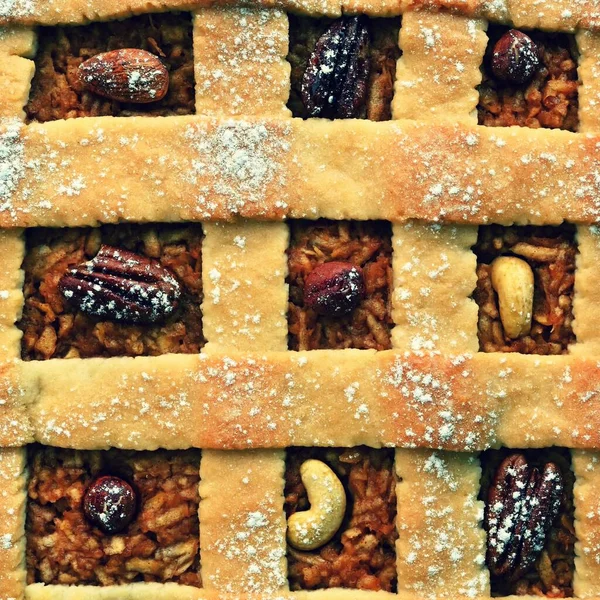 Hausgemachte Gitter Apfelkuchen Mit Nüssen Schöne Und Köstliche Süße Nachspeise — Stockfoto