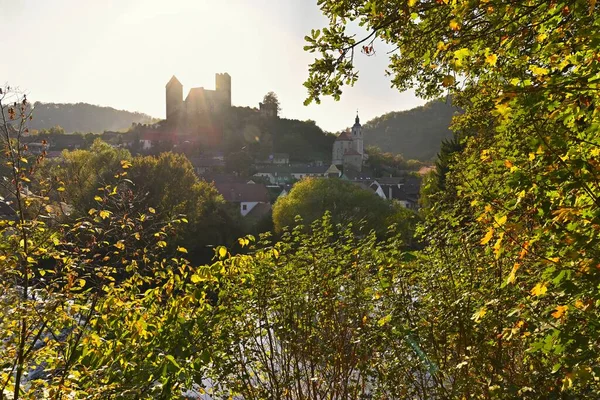 Hermoso Paisaje Otoñal Austria Con Viejo Castillo Hardegg — Foto de Stock