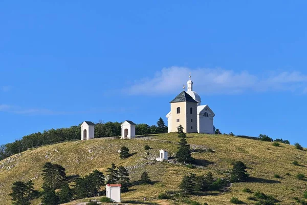 Znojmo Tschechien Burg Und Heiliger Hügel Mit Kapelle — Stockfoto