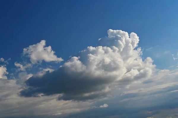 Beautiful Rain Cloud Blue Sky — Stockfoto