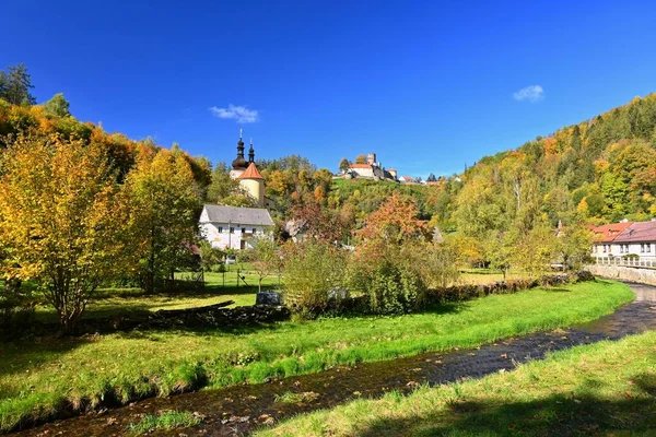 Krásný Starý Hrad Podzimní Krajině Barevná Povaha Svojanov Česká Republika — Stock fotografie