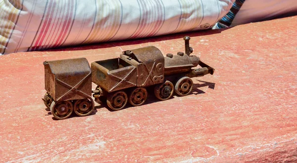 Trem de brinquedo metálico — Fotografia de Stock