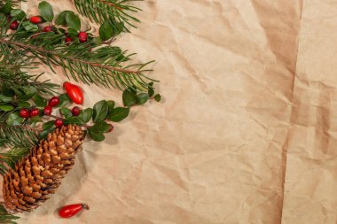 Kuru meyve, el işi kağıt, hediye kutusu, el yapımı Noel oyuncakları içeren kartpostal modeli.