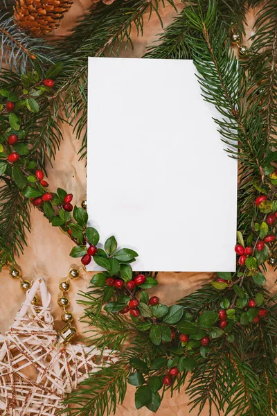 Kuru meyve, el işi kağıt, hediye kutusu, el yapımı Noel oyuncakları içeren kartpostal modeli.