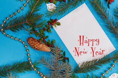 Kuru meyve, el işi kağıt, hediye kutusu, el yapımı Noel oyuncakları içeren kartpostal modeli.