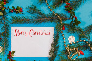 Kuru meyve, el işi kağıt, hediye kutusu, el yapımı Noel oyuncakları içeren kartpostal modeli.