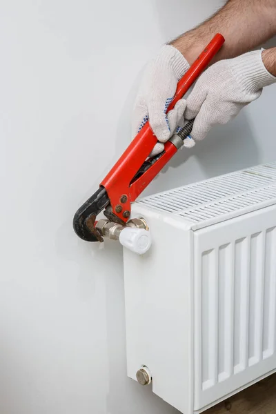 Worker Orange Helmet Installs Radiators House — Stock Photo, Image