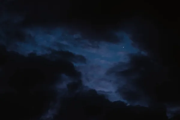 Sterren Aan Nachtelijke Hemel Brengen Wolken Samen — Stockfoto