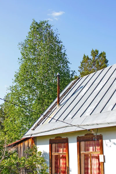 techo panel solar casa caliente agua tubo de la calefacción — Foto de
