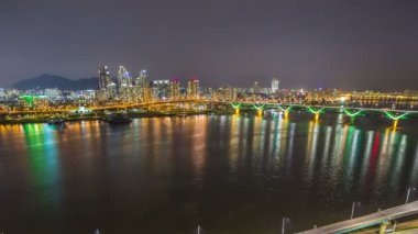 Seoul city 254 Karayolu Köprüsü trafiği