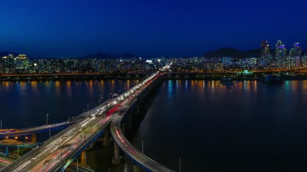 Seoul city 259 Karayolu Köprüsü trafiği — Stok video