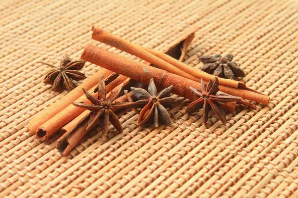 Star anise with cinnamon — Stock Photo, Image