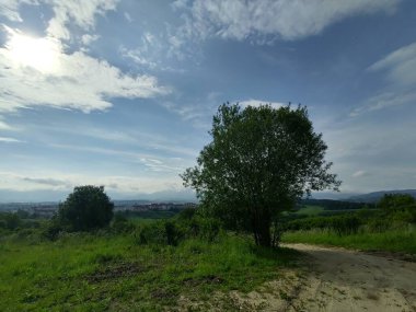 Gündüzleri güzel dağ manzarası