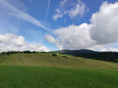Tarlalı güzel dağlar.