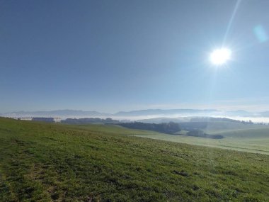 Bulutlu güzel dağ manzarası