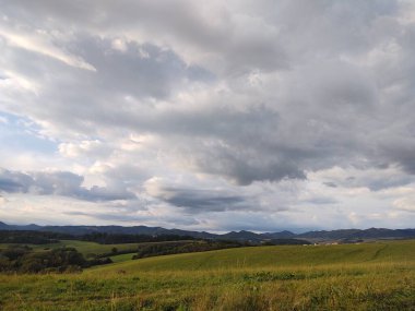 Gündüzleri güzel dağ manzarası