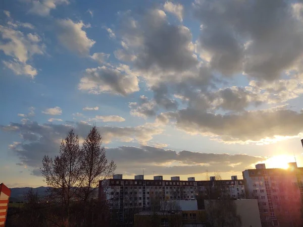 Blick Auf Die Europäische Stadt Bei Sonnenuntergang — Stockfoto