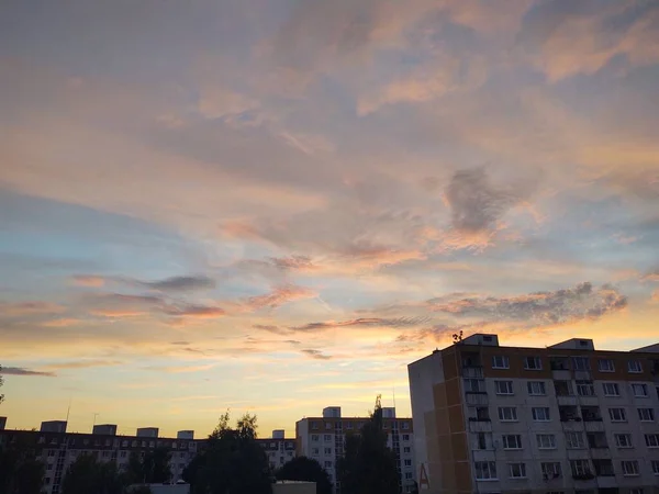 Pôr Sol Colorido Sobre Edifícios Cidade Eslováquia — Fotografia de Stock