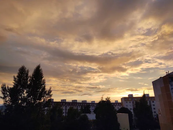 Sonnenaufgang Über Den Gebäuden Der Stadt Slowakei — Stockfoto