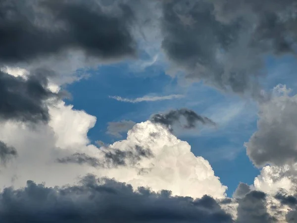 Mooie Wolken Blauwe Lucht — Stockfoto