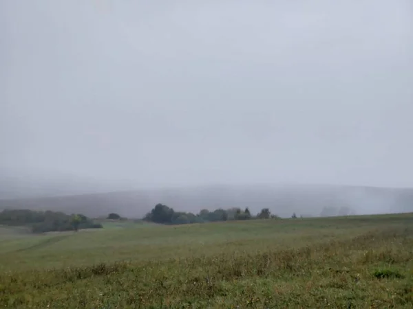 Красивий Гірський Пейзаж Туманом — стокове фото