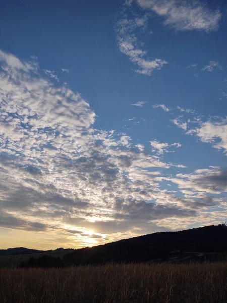 Prachtige Natuur Achtergrond Met Zonsondergang Veld — Stockfoto