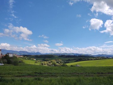Gündüzleri güzel dağ manzarası