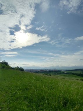 Gündüzleri güzel dağ manzarası