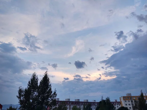 Blick Auf Die Europäische Stadt Bei Sonnenuntergang — Stockfoto